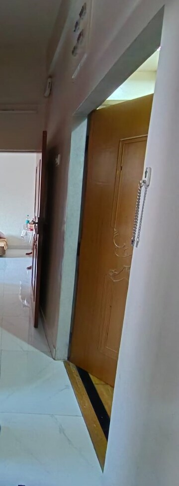 Furnished Amenities in 1 BHK Apartment at Colaba – for Rent