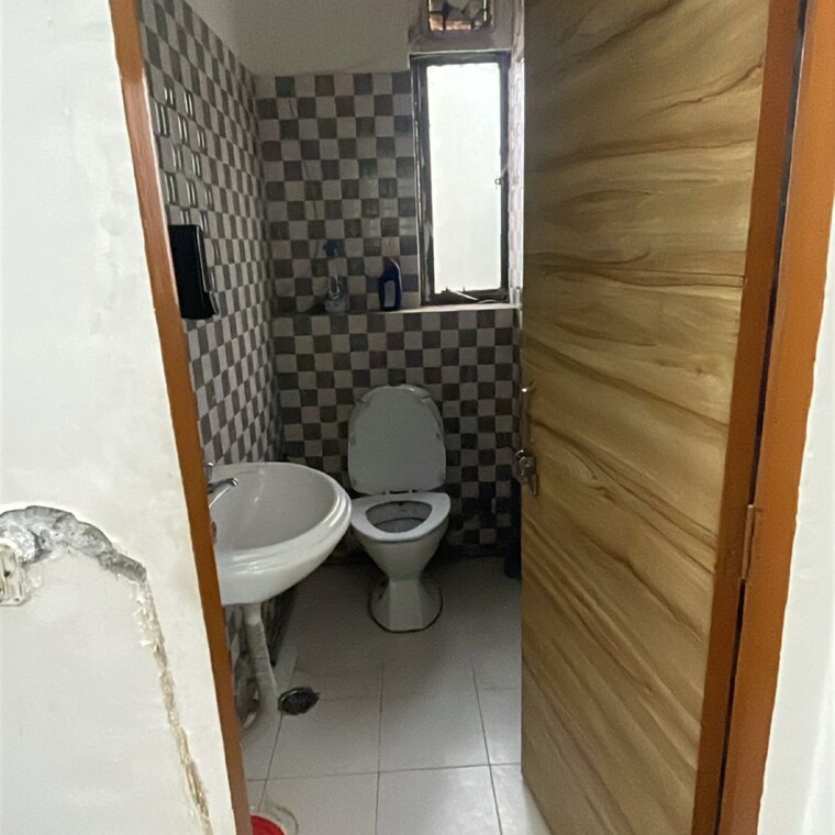 Bathroom, kalkaji Commercial Office Space 1200 Sq.Ft. In Kalkaji Delhi 9677591