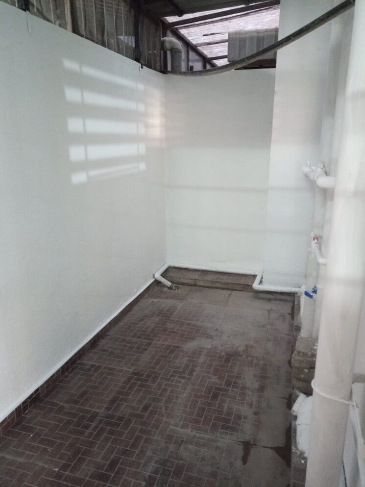 Bathroom, kothrud 2 Bedroom 850 Sq.Ft. Apartment In Kothrud Pune 9677298