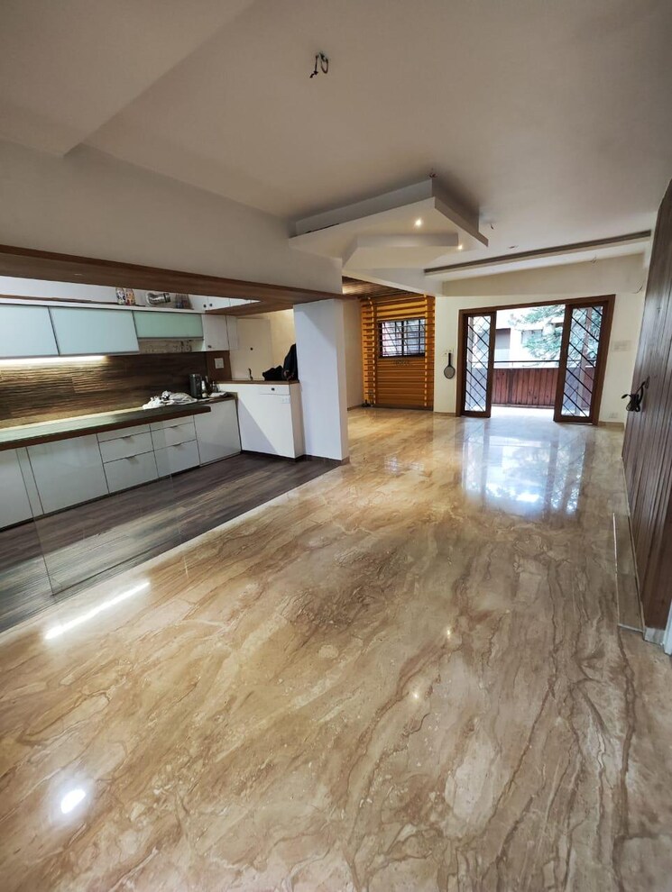 Room, clover-trump 2 Bedroom 950 Sq.Ft. Apartment In Koregaon Park Pune 9677606