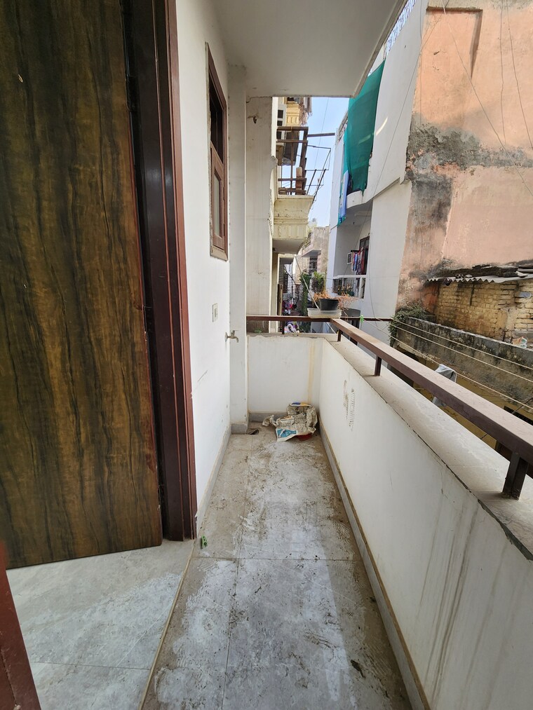 Balcony, chattarpur 2 Bedroom 650 Sq.Ft. Builder Floor In Chattarpur Delhi 9677661