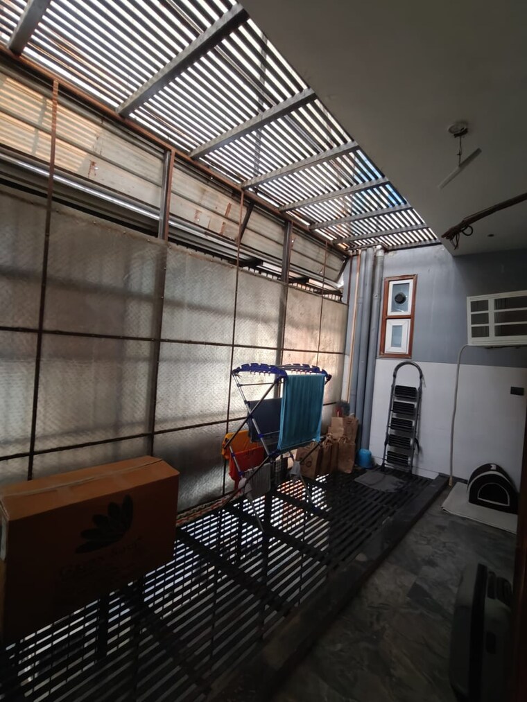  Parking, sai-homes-sector-49 3 Bedroom 450 Sq.Mt. Independent House In Sector 49 Noida 9677780