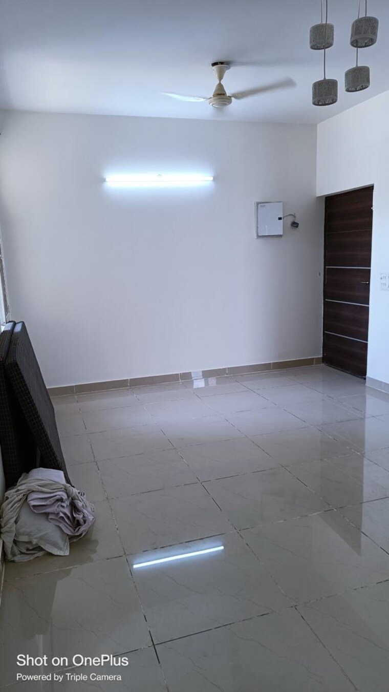 Room, deep-homes-sector-73 2 Bedroom 990 Sq.Ft. Builder Floor In Sector 73 Noida 9677726