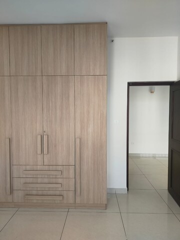 Room in 2 BHK Apartment at Prestige Lakeside Habitat, Varthur – for Rent