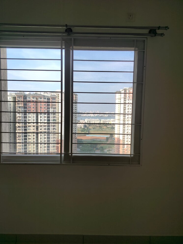 Room, prestige-lakeside-habitat 2 Bedroom 1216 Sq.Ft. Apartment In Varthur Bangalore 9677794