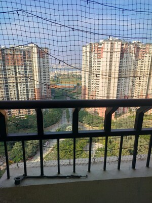 Room in 2 BHK Apartment at Prestige Lakeside Habitat, Varthur – for Rent