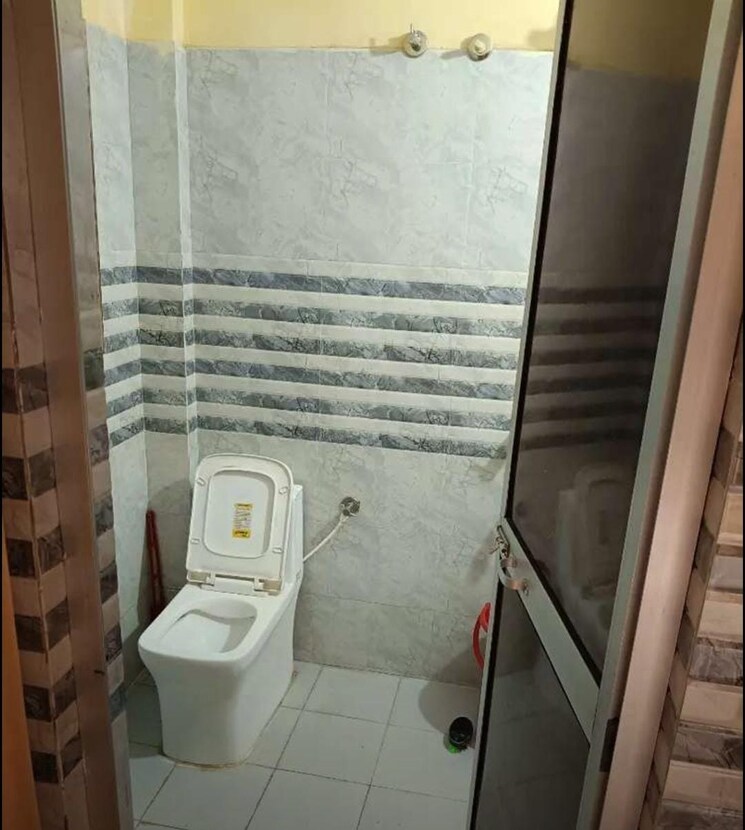 Bathroom, baradwari 3 Bedroom 1200 Sq.Ft. Apartment In Baradwari Jamshedpur 9677701
