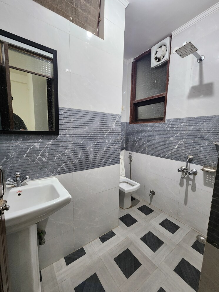Attached Bathroom, chattarpur 1 Bedroom 450 Sq.Ft. Builder Floor In Chattarpur Delhi 9677797