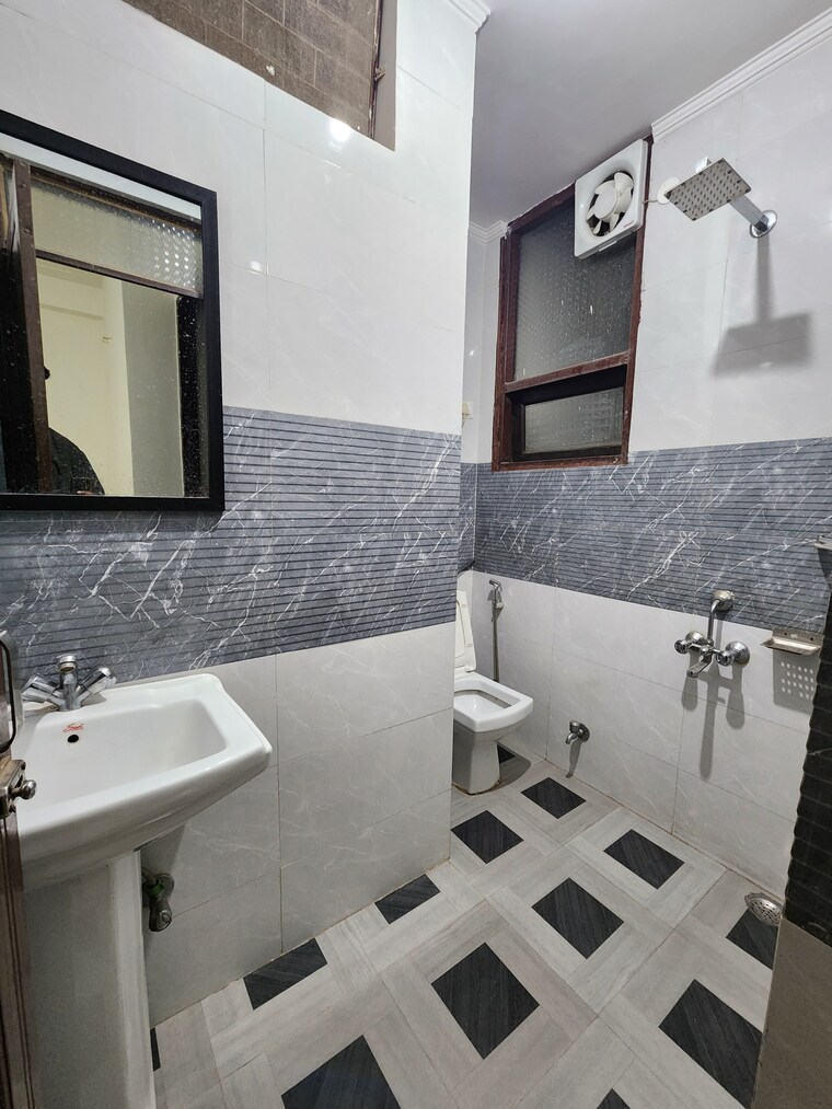 Attached Bathroom, chattarpur 1 Bedroom 450 Sq.Ft. Builder Floor In Chattarpur Delhi 9677797