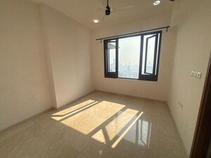 Room in 2 BHK Apartment at Lodha The Park, Worli – for Rent
