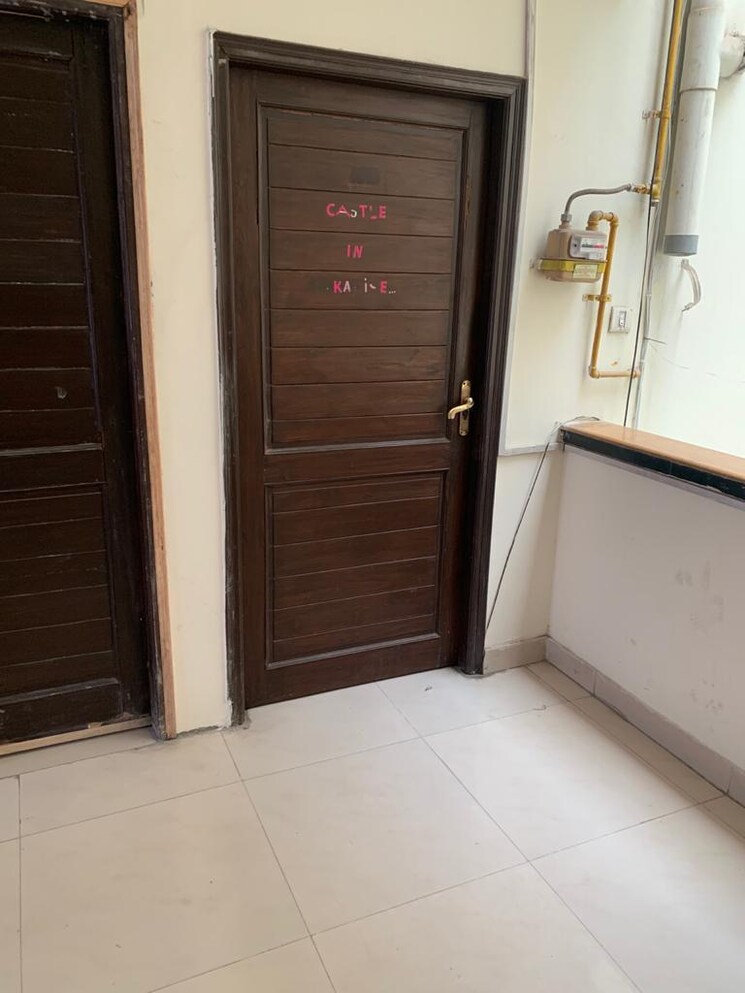 Room, rwa-apartments-sector-73 3 Bedroom 1580 Sq.Ft. Builder Floor In Sector 73 Noida 9677813