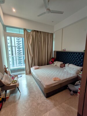 Bedroom in 3 BHK Apartment at Tardeo – for Sale