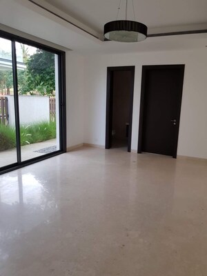 Room in 4 BHK Independent House at Prestige Golfshire, Nandi Hills – for Rent