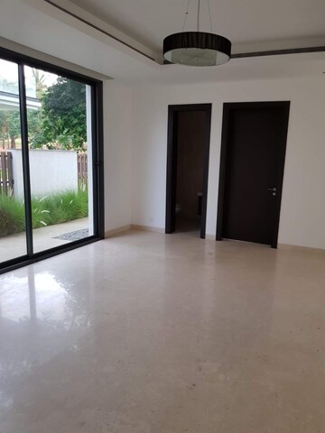 Room in 4 BHK Independent House at Prestige Golfshire, Nandi Hills – for Rent