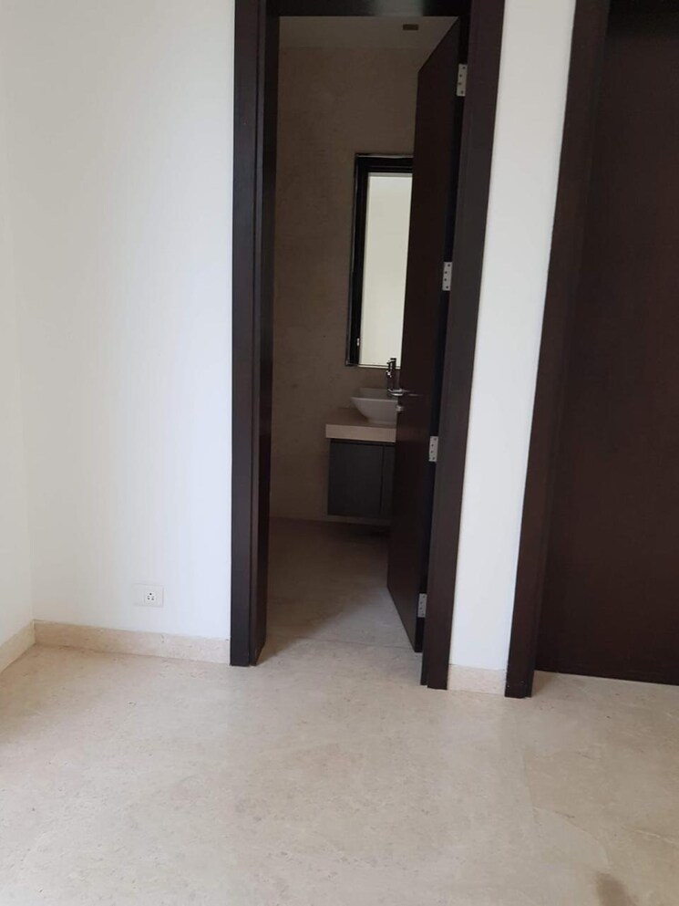 Room, prestige-golfshire 4 Bedroom 8000 Sq.Ft. Independent House In Nandi Hills Bangalore 9678044