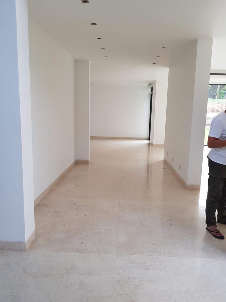 Room, prestige-golfshire 4 Bedroom 8000 Sq.Ft. Independent House In Nandi Hills Bangalore 9678044