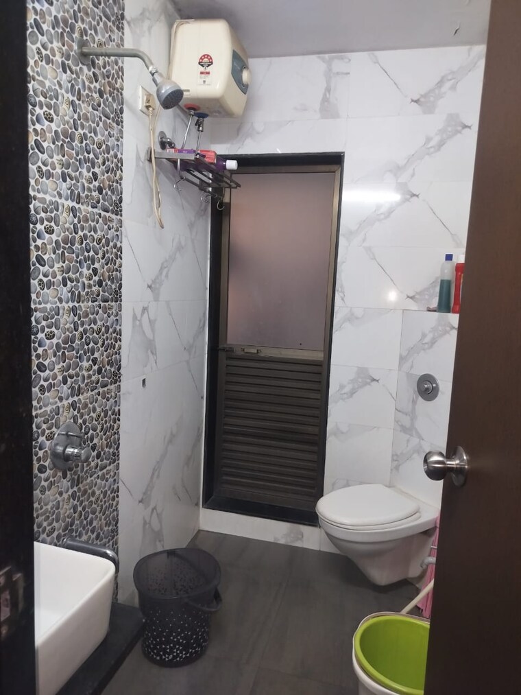 Bathroom, dosti-vihar 2 Bedroom 707 Sq.Ft. Apartment In Samata Nagar Thane 9678018