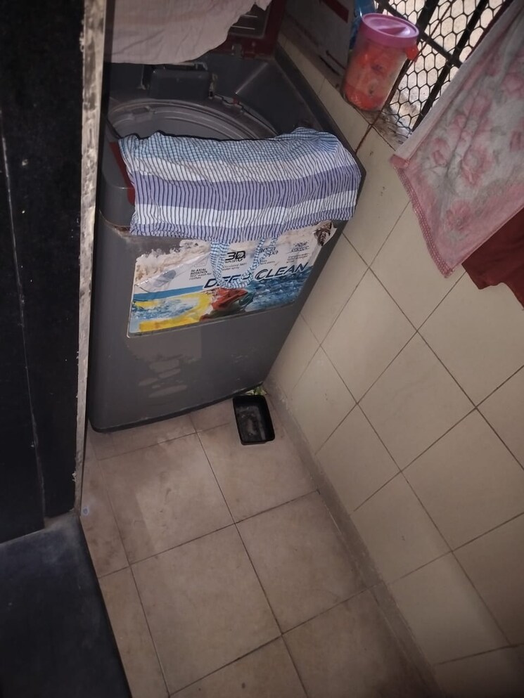 Bathroom, dosti-vihar 2 Bedroom 707 Sq.Ft. Apartment In Samata Nagar Thane 9678018