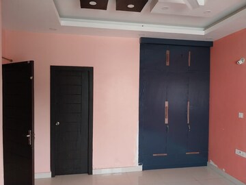 Room in 2 BHK Independent House at Sushant Golf City – for Rent