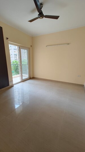 Room in 3.5 BHK Apartment at Paramount Floraville, Sector 137 – for Sale