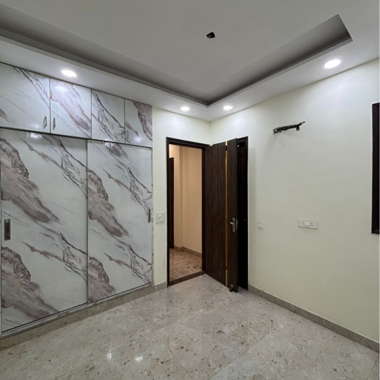 Room, vishnu garden 2 Bedroom 70 Sq.Yd. Builder Floor In Vishnu Garden Delhi 9678017