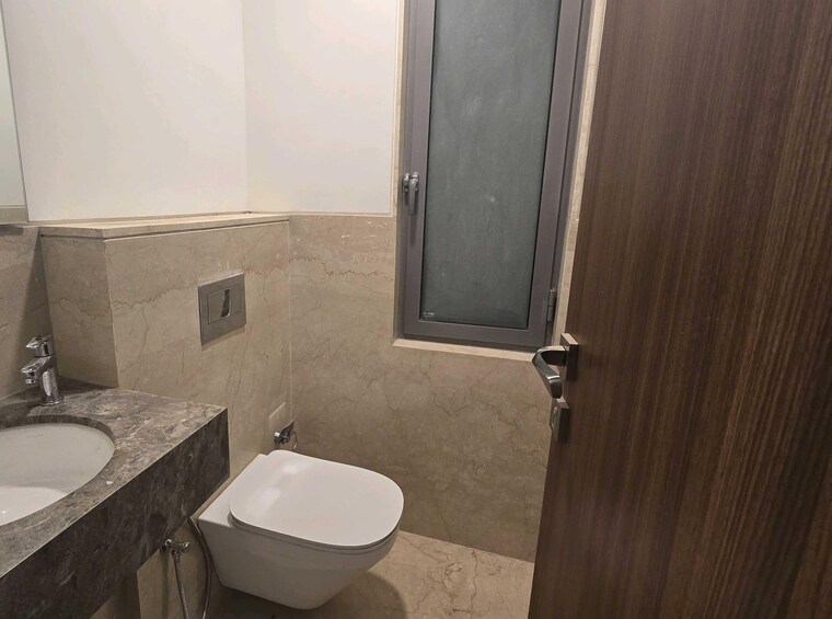 Bathroom, piramal-mahalaxmi 2 Bedroom 740 Sq.Ft. Apartment In Mahalaxmi Mumbai 9678086