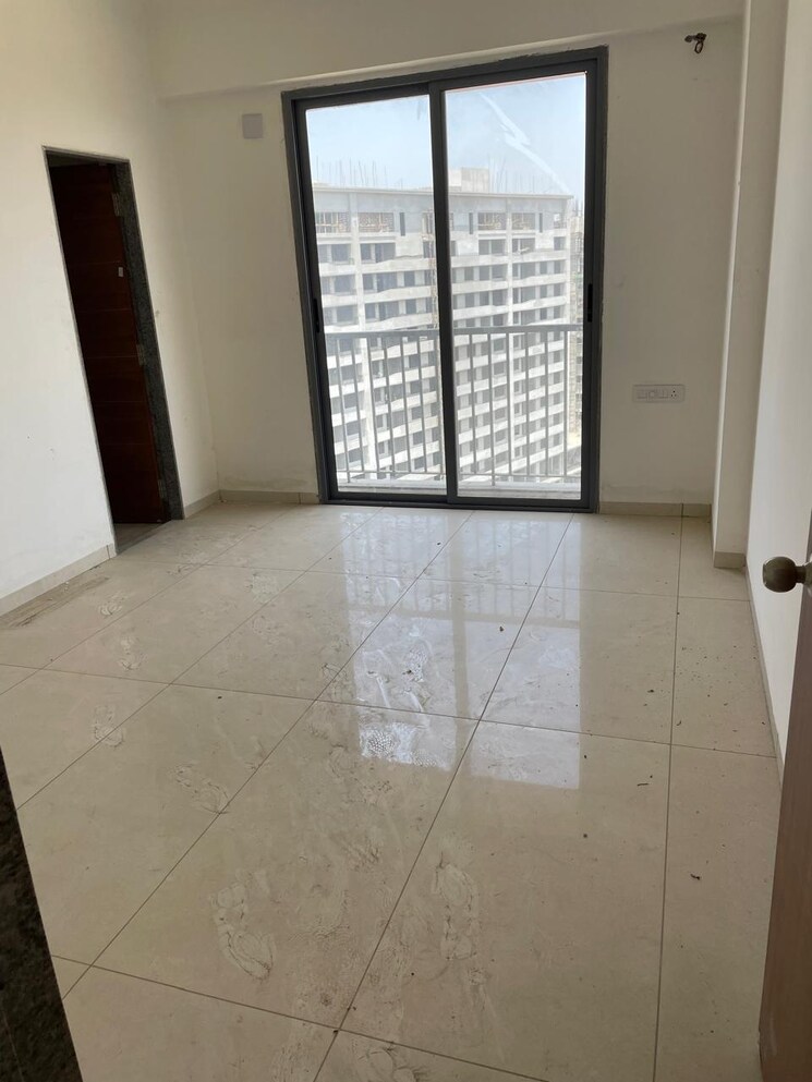 Room, new alkapuri 3 Bedroom 2007 Sq.Ft. Apartment In New Alkapuri Vadodara 9678102