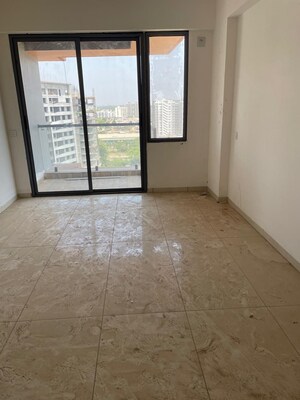 Room in 3 BHK Apartment at New Alkapuri – for Sale