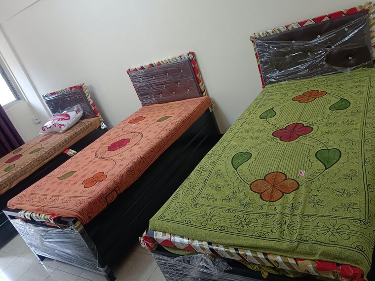 Room, goregaon west Pg For Boys & Girls In Goregaon West 9678212