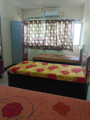 Room in  Pg at Goregaon West – for Rent