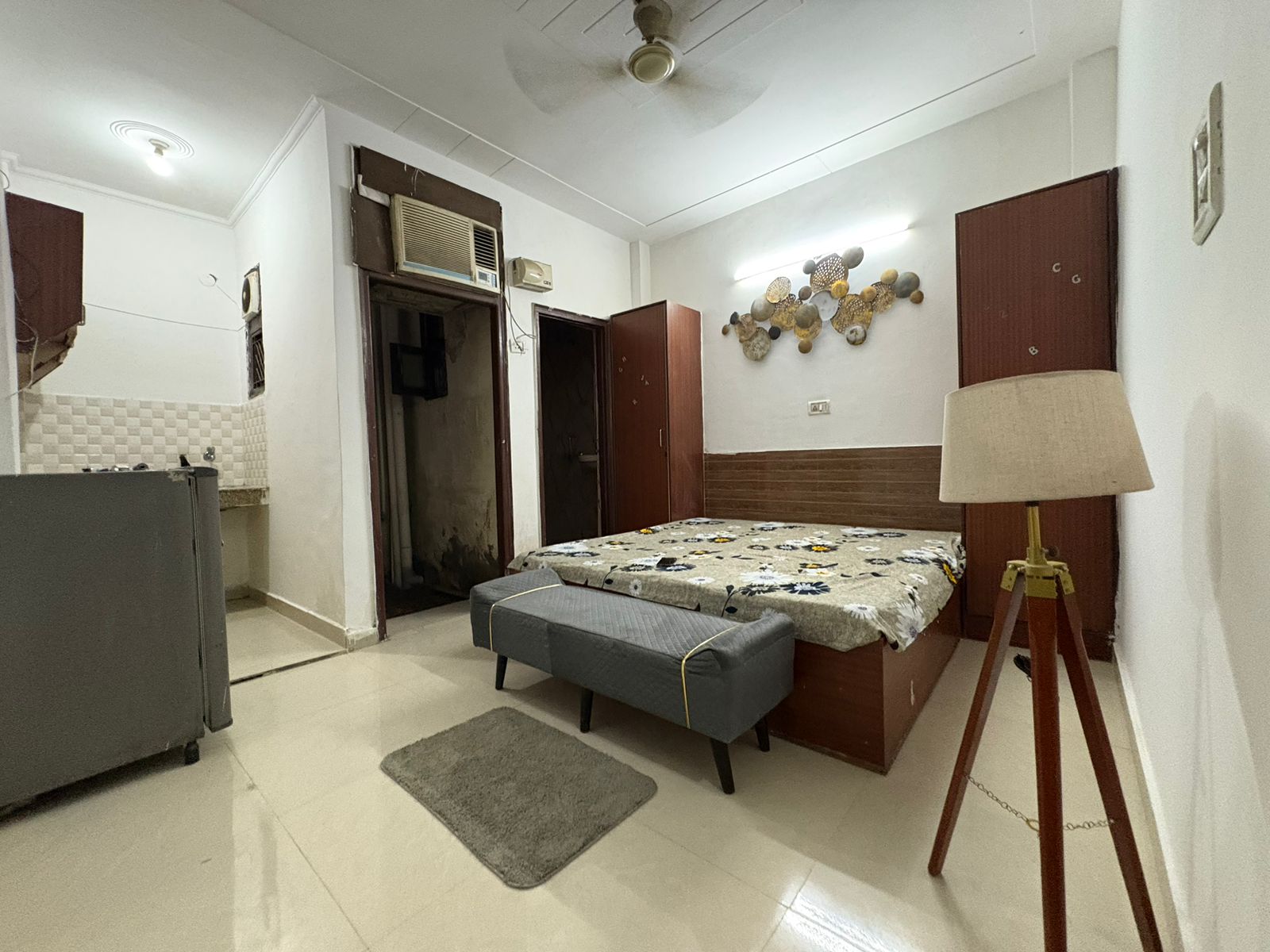 StudioBuilder Floor For Rent in DLF City Phase III