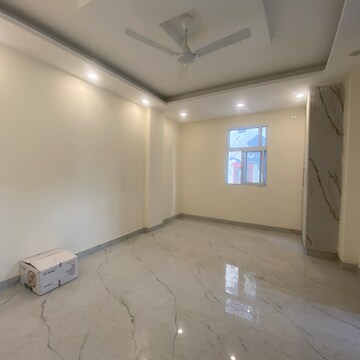 Room in 2 BHK Builder Floor at Chattarpur – for Rent