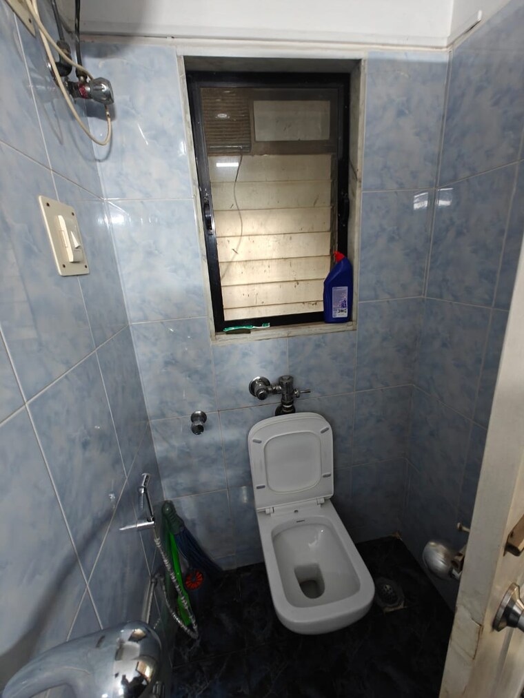 Bathroom, palash-towers 2 Bedroom 950 Sq.Ft. Apartment In Andheri West Mumbai 9678233