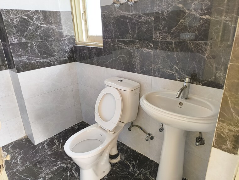 Bathroom, gulmohur-garden 3 Bedroom 1215 Sq.Ft. Apartment In Raj Nagar Extension Ghaziabad 9678201