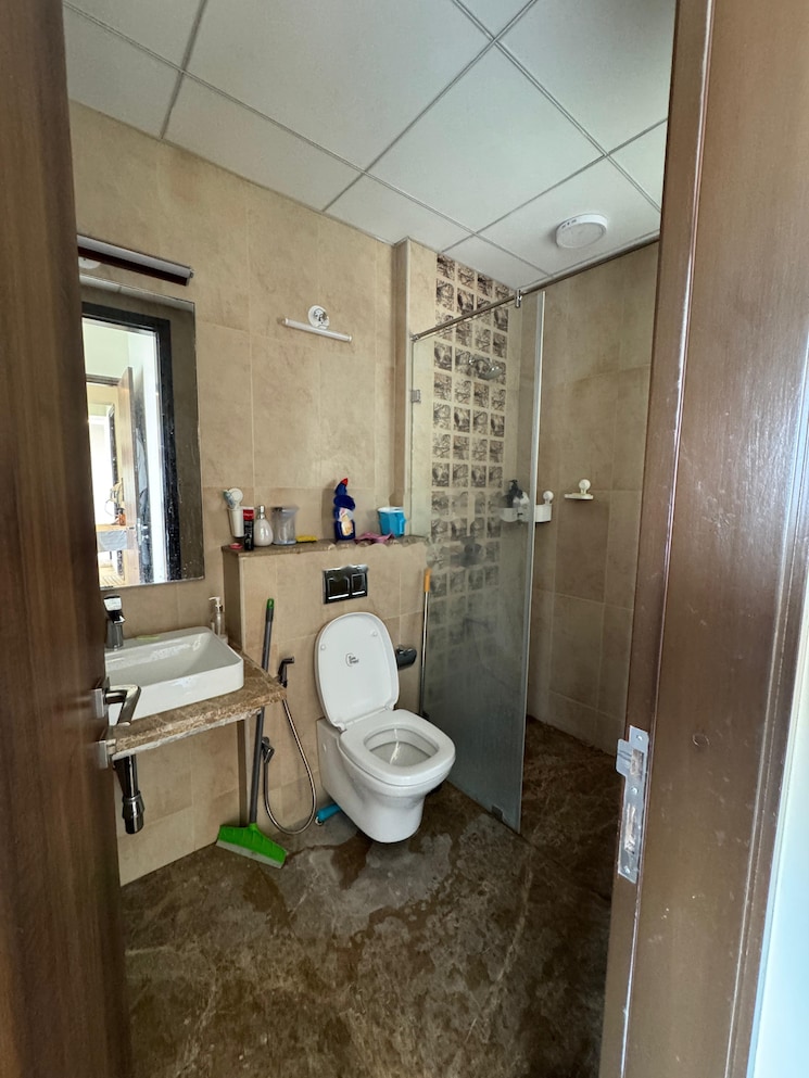 Bathroom, parel 2 Bedroom 762 Sq.Ft. Apartment In Parel Mumbai 9678261