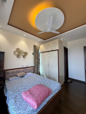 Bedroom in 2 BHK Apartment at Parel – for Rent
