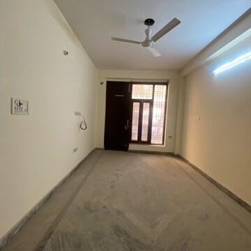 Room in 2 BHK Builder Floor at Chattarpur – for Rent