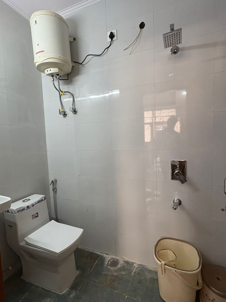 Bathroom, dlf-city-phase-iii 1 RK 560 Sq.Ft. Builder Floor In Sector 24 Gurgaon 9678533