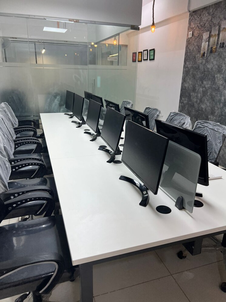 Team Area, gota Commercial Office Space 1000 Sq.Ft. In Gota Ahmedabad 9678519