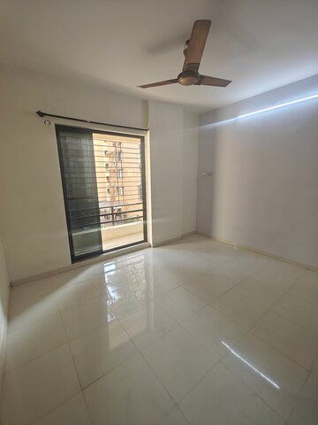Room in 2 BHK Apartment at Seawoods Sector 50 – for Sale
