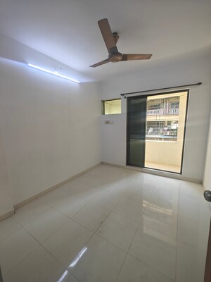 Room in 2 BHK Apartment at Seawoods Sector 50 – for Sale