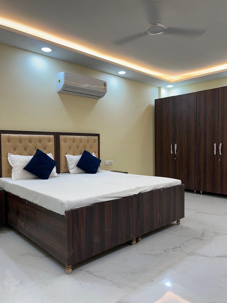 Bedroom, sector 21 1 Bedroom 500 Sq.Ft. Independent House In Sector 21 Gurgaon 9678680