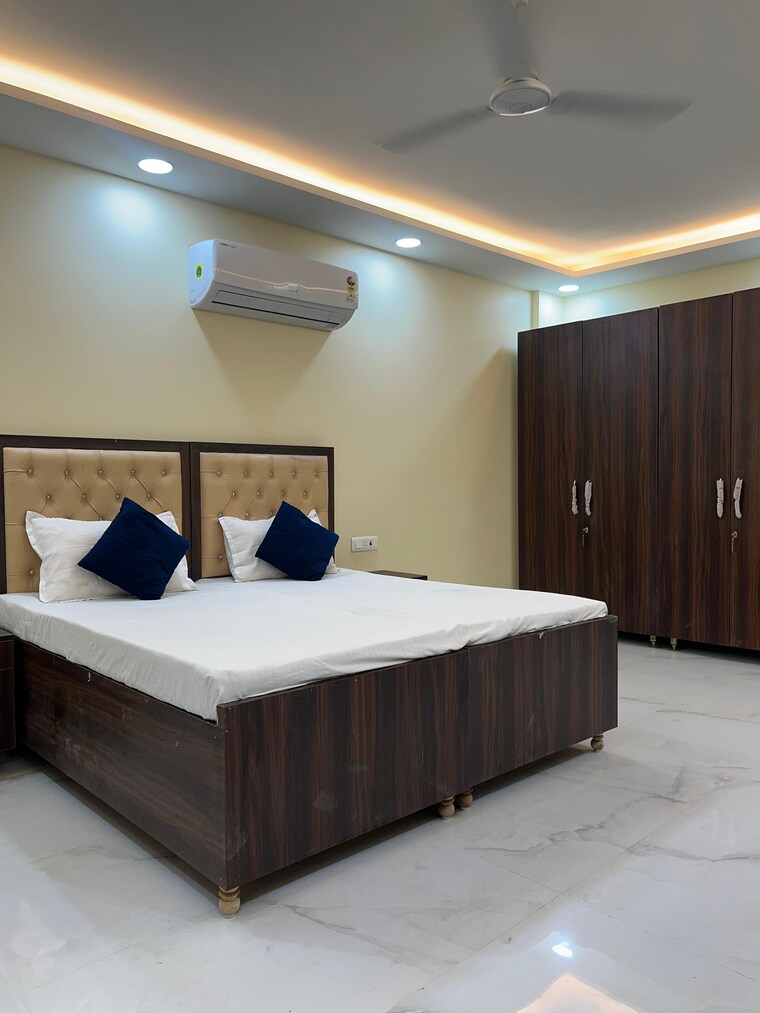 Bedroom, sector 21 1 Bedroom 500 Sq.Ft. Independent House In Sector 21 Gurgaon 9678680