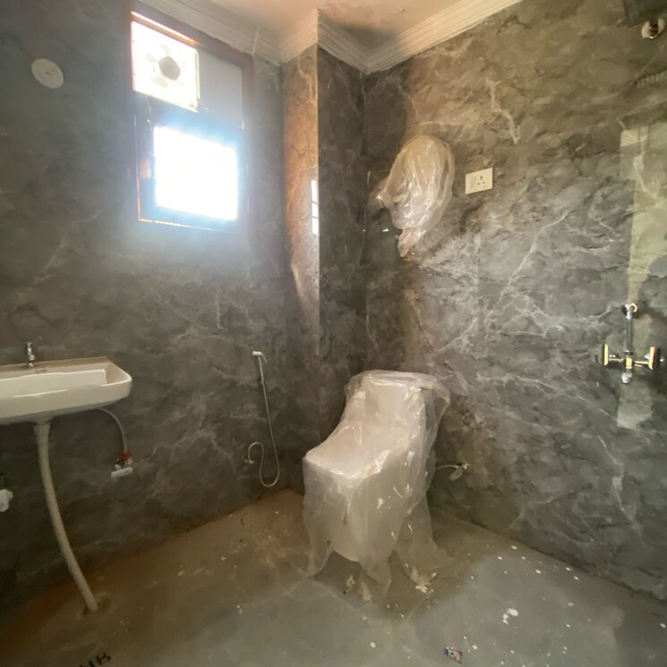 Bathroom, chattarpur 1 Bedroom 550 Sq.Ft. Builder Floor In Chattarpur Delhi 9678682