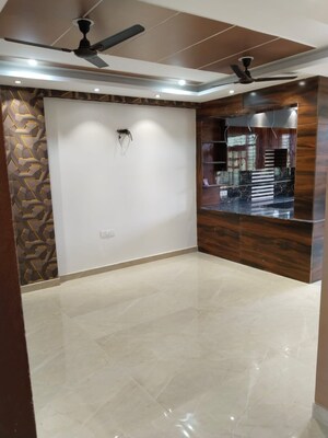 Room in 2 BHK Builder Floor at Ardee City, Sector 52 – for Rent