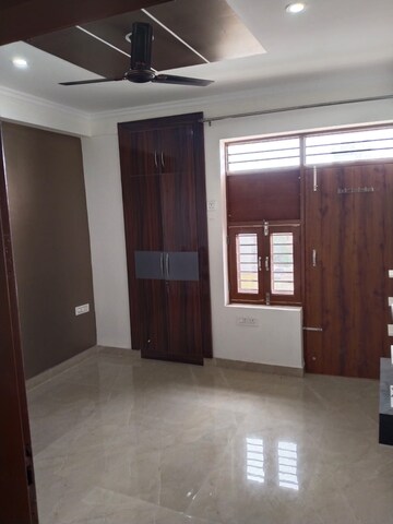 Room in 2 BHK Builder Floor at Ardee City, Sector 52 – for Rent