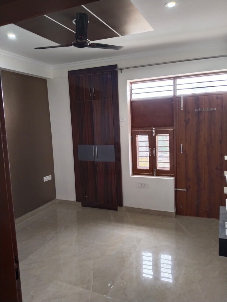 Room, ardee-city 2 Bedroom 1360 Sq.Ft. Builder Floor In Sector 52 Gurgaon 9678824