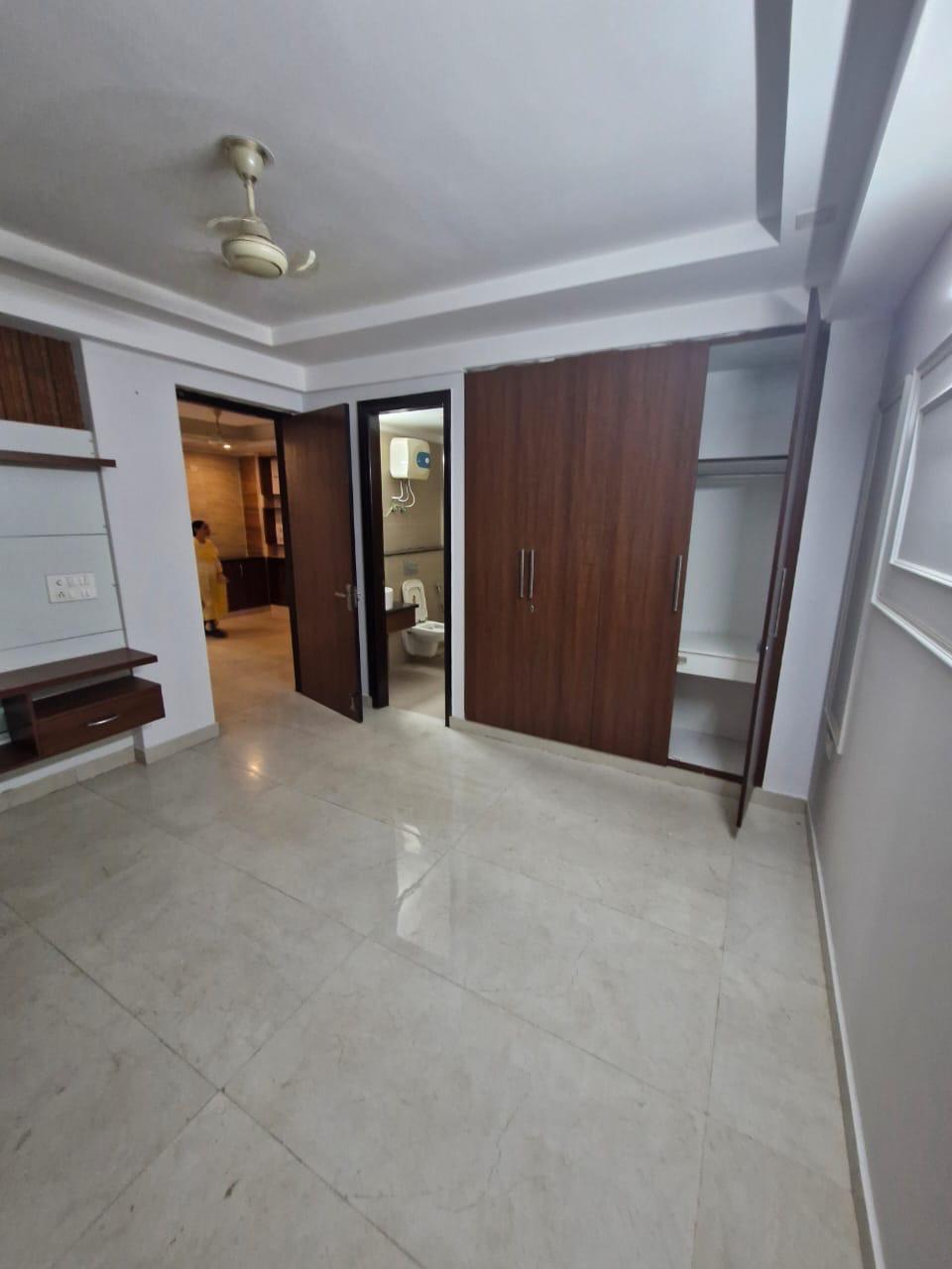 4 BHK + Servant Room Builder Floor For Sale in Kirti Nagar