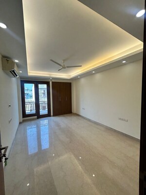 Room in 4 BHK Builder Floor at Kirti Nagar – for Sale