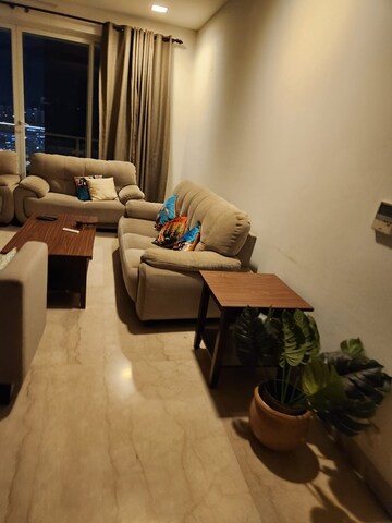 Living Room in 4 BHK Apartment at DLF The Belaire, Sector 54 – for Rent